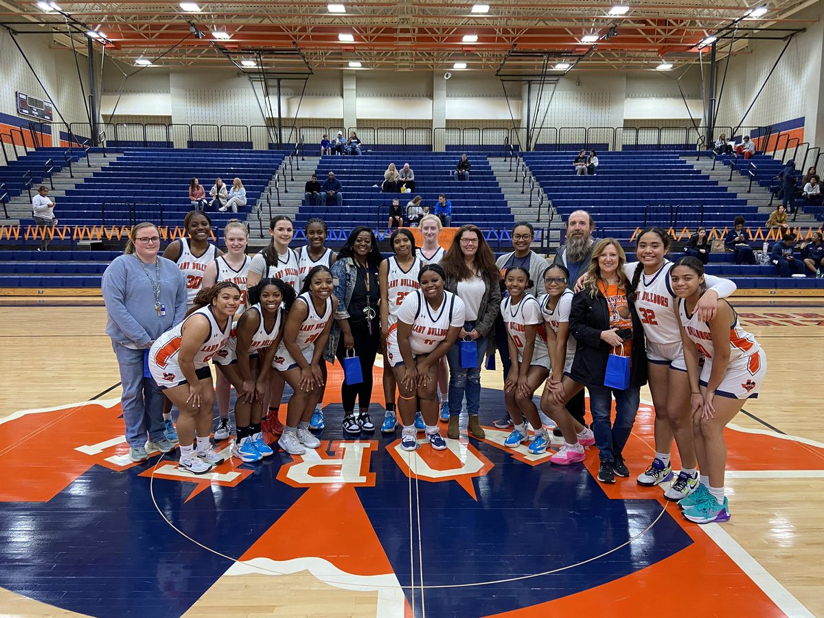 The Lady Bulldogs ♥️our teachers!! #teacherappreciation #wearenorth