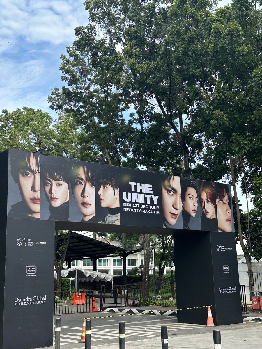 GIVEAWAY KHUSUS NCTZEN YANG GA NONTON KONSER

🏆 2 Winner 

Syarat : 
1. Follow + RT

End today 23.59