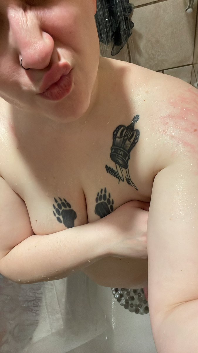 kodiack_bear's tweet photo. Shower time!! 😘😘 https://t.co/j3x3WQpzdW