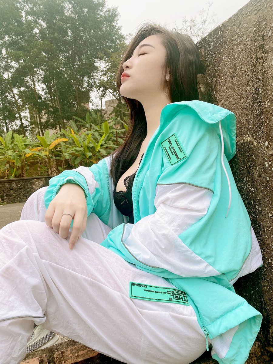 Phạm Ngọc Linh tweet media