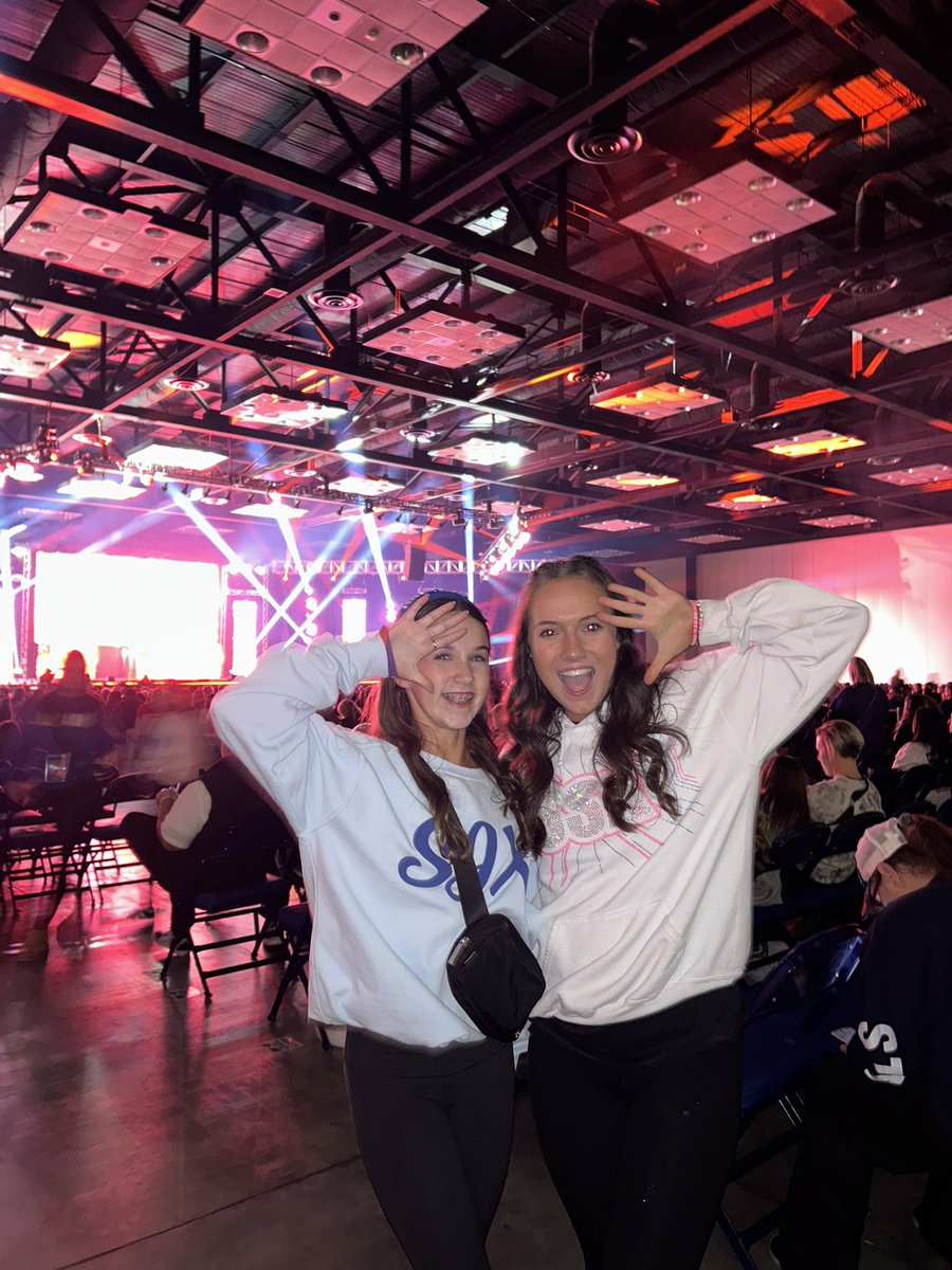 Petition to be Mac <a href="/senior_starz/">Senior Starz</a> biggest fans?!?!?! 👏⭐️🤩had us both crying😂😭