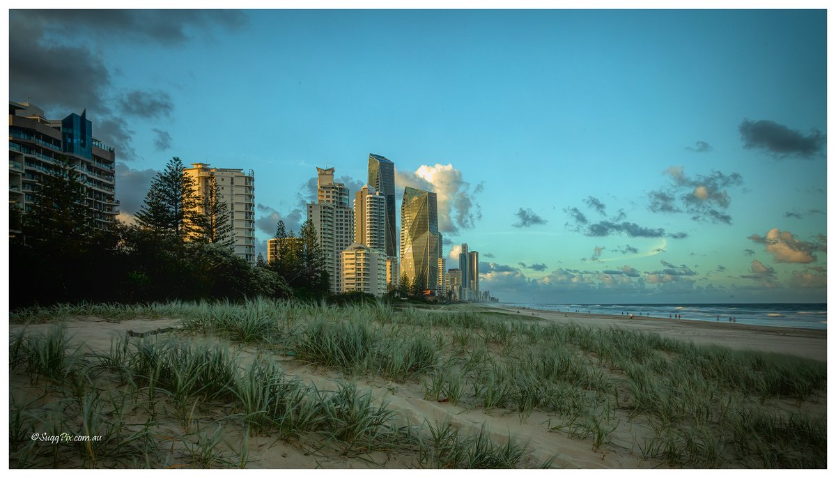 suggpixc's tweet photo. A tropical summer on the Gold Coast #Australia #ThePhotoHour 
#exploreaustralia
#australia
#seeaustralia
#visitaustralia
#discoveraustralia
#focusaustralia
#ig_discover_australia
#takemetoaustralia
#aussiephotos
#roadtripaustralia
#goldcoast
#goldcoastlife
#puregoldcoast https://t.co/JAjywhrD4X