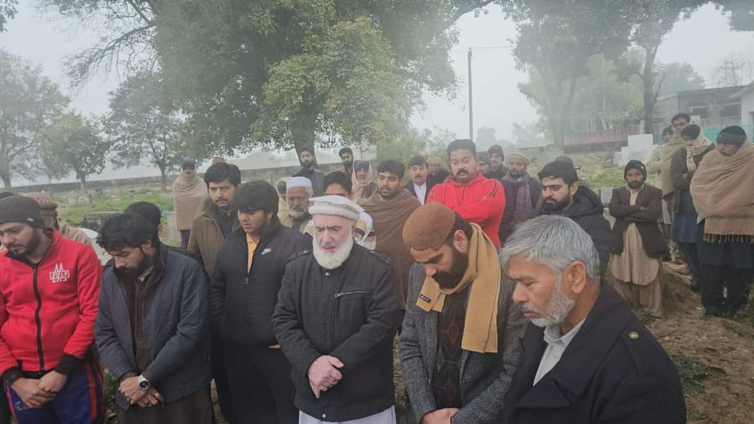 PATSktOfficial's tweet photo. ضلعی صدر PAT میاں محمدآصف اور ضلعی جنرل سیکرٹری PAT حافظ غلام مصطفےگجر کی ضلعی وفد کےہمراہ سینئرنائب صدرPAT پی پی52 محترم جاوید مغل صاحب کی والدہ کے جنازے میں شرکت و فاتحہ خوانی
#Elections2024 #PTITickets #بائیکاٹ_کیپسٹن #Lahore @MianAsifPAT @GujjarPAT @PATofficialPK https://t.co/NPId5cnL5p