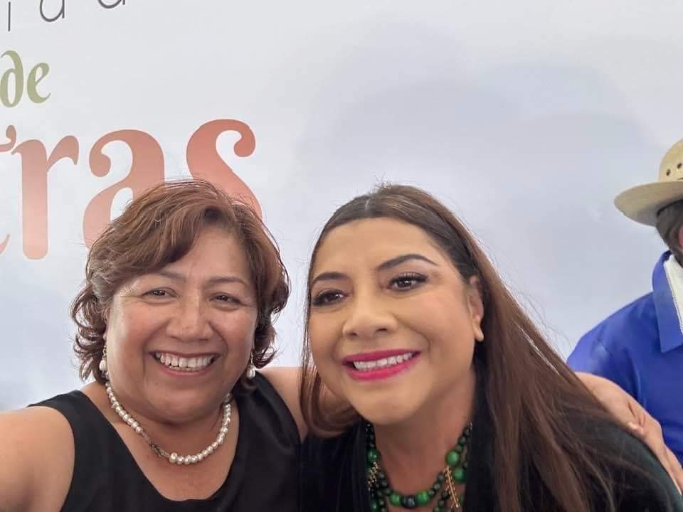 judithbarrios_'s tweet photo. Agradezco la invitación al Encuentro con Mujeres, encabezado por @Claudiashein
Es tiempo de compartir nuestras ideas.
Fue muy grato ver la participación de las mujeres de la capital.
#EllaEsJudith #JudithBa #ClaudiaNosRepresenta #LaRutaEsClara #TiempoDeNosotras https://t.co/QIdv9hI5vq