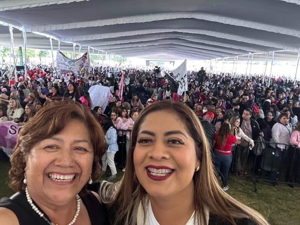 judithbarrios_'s tweet photo. Agradezco la invitación al Encuentro con Mujeres, encabezado por @Claudiashein
Es tiempo de compartir nuestras ideas.
Fue muy grato ver la participación de las mujeres de la capital.
#EllaEsJudith #JudithBa #ClaudiaNosRepresenta #LaRutaEsClara #TiempoDeNosotras https://t.co/QIdv9hI5vq