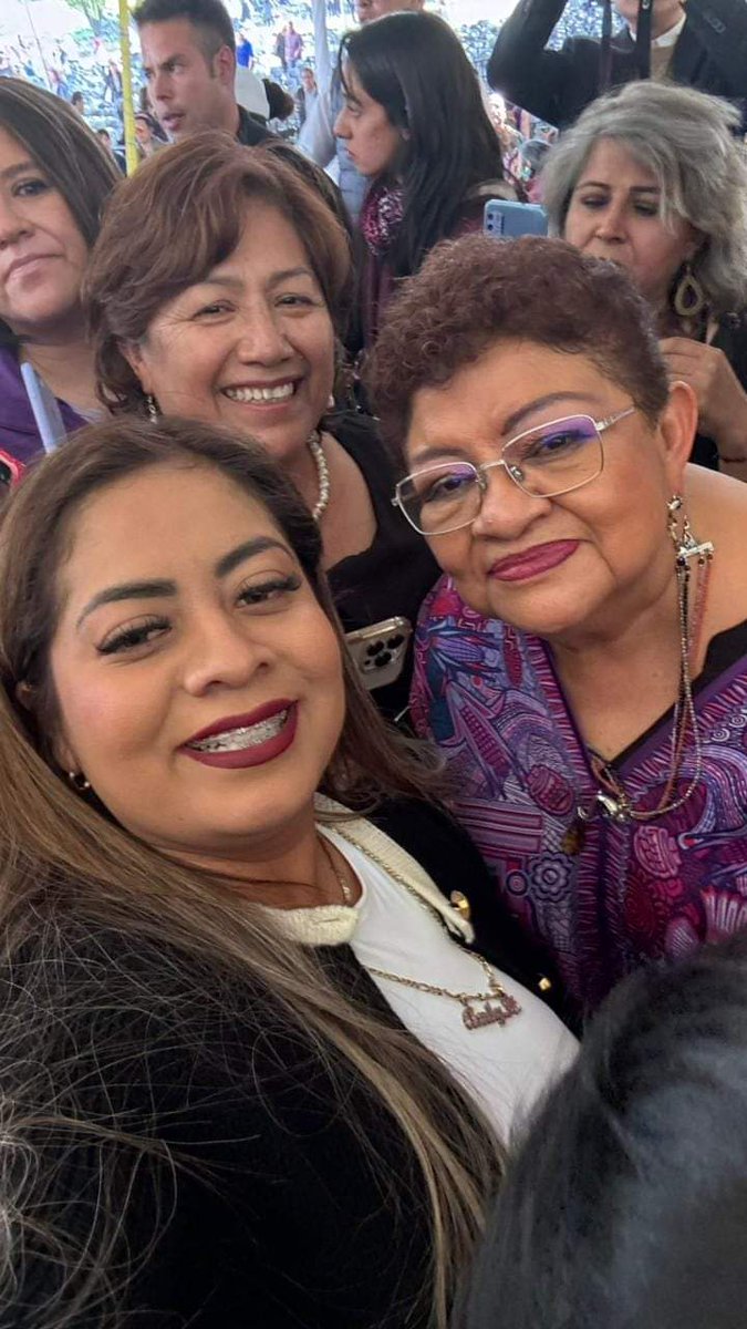 judithbarrios_'s tweet photo. Agradezco la invitación al Encuentro con Mujeres, encabezado por @Claudiashein
Es tiempo de compartir nuestras ideas.
Fue muy grato ver la participación de las mujeres de la capital.
#EllaEsJudith #JudithBa #ClaudiaNosRepresenta #LaRutaEsClara #TiempoDeNosotras https://t.co/QIdv9hI5vq