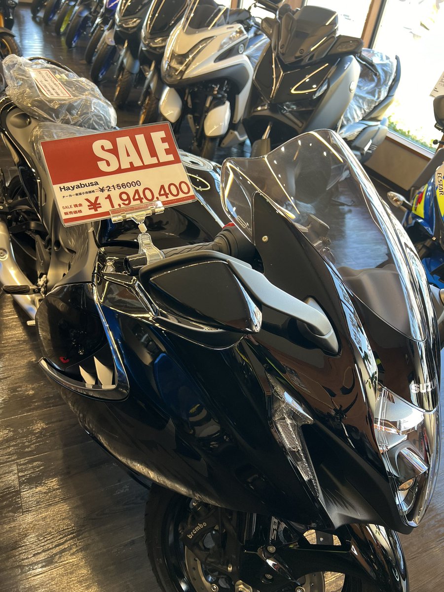 mikiton_k's tweet image. 隼もS1000GTもお安くなってますよ♪
#COLOR1
 #HAYABUSA 
#GSXS1000GT