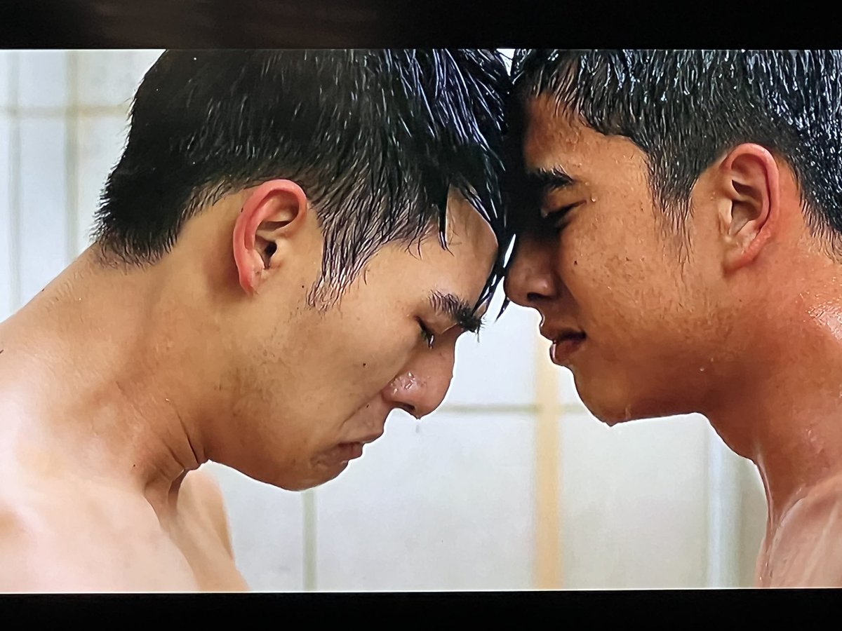 MapulangPaslit's tweet photo. dahil bitin ako sa monster, kunyari na lang eto ang karugtong ng story nila #YourNameEngravedWithin https://t.co/UTsIQqt2jY
