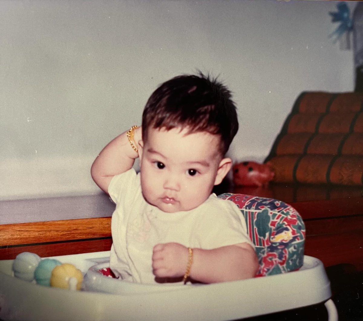 ddaraawBW's tweet photo. ไอเรามันก็ทรงเสี่ย ทรงบอสตั้งแต่เด็กอ่ะค้าบ โตมาเป็นบอสไบร์ทแห่ง Cloud 9 ทุกวันนี้

Bright Vachirawit  
#bbrightvc @bbrightvc https://t.co/LsbsEBHwnI