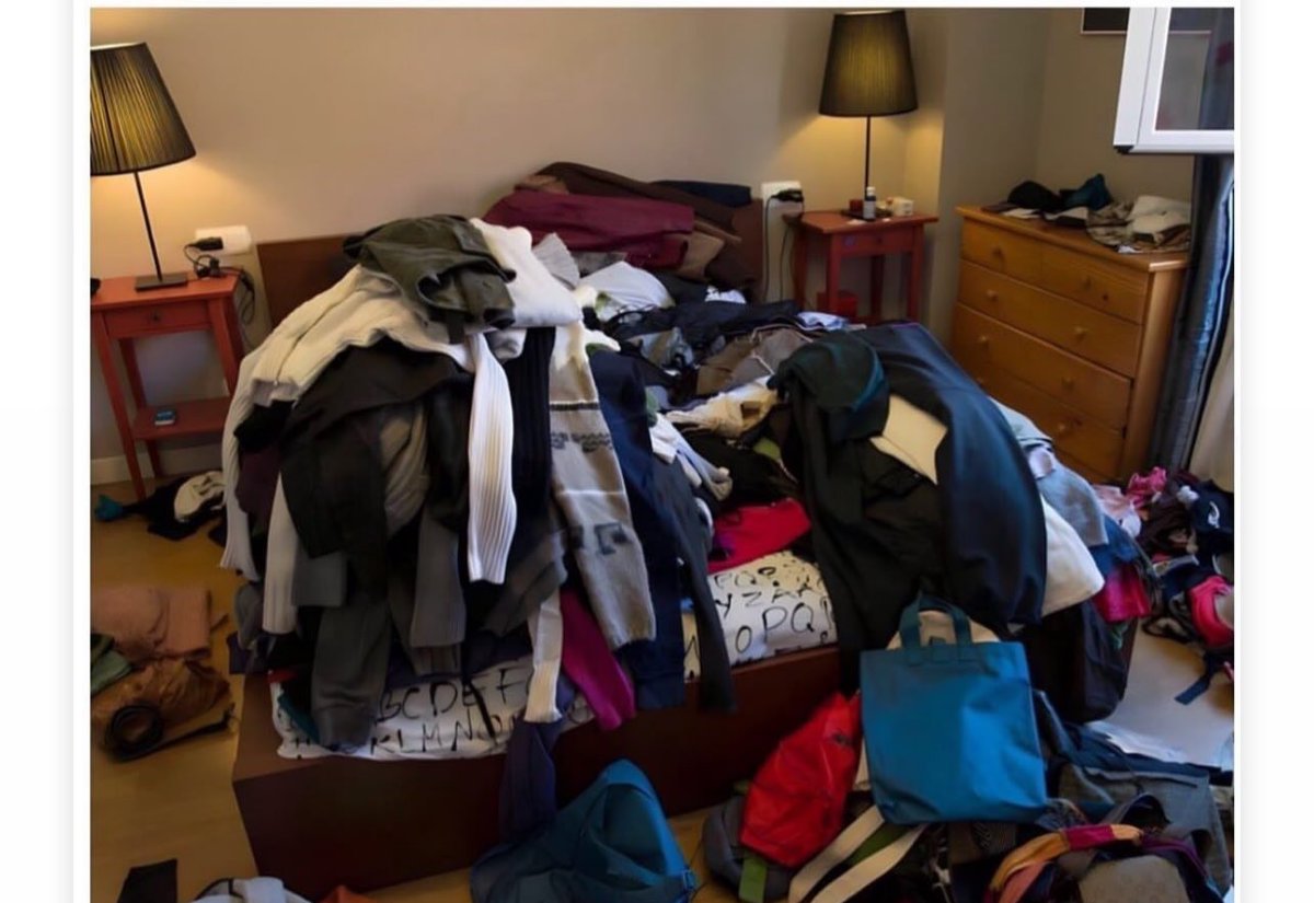 richmitindo's tweet photo. My room after I look for one outfit 😂 https://t.co/1CmhVGOVoK