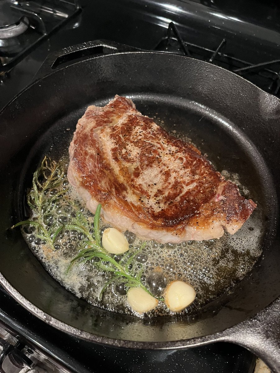 catboysuh's tweet photo. ur average friday night #ChefAsh https://t.co/BDPcx9WKGV