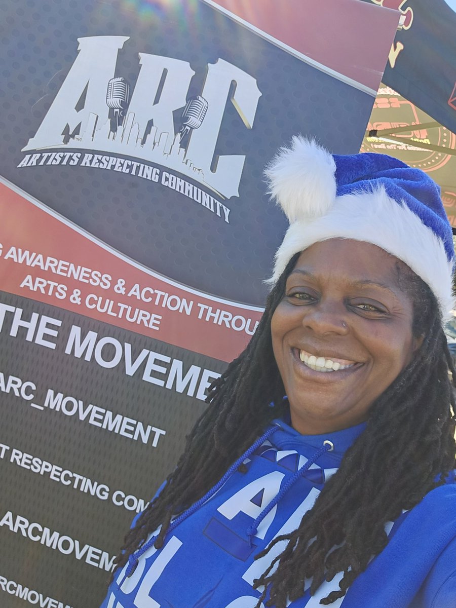 BlueLove_1920's tweet image. Did someone say &quot;service&quot;? L to R:  ARC Toy Giveaway, ARC Feeding the Homeless, and Wreaths Across America. These events were all in the same weekend last month 😁 #ServiceIsWhatWeDo 
#ZPhiB104
#CountdownToFiner
#FoundersDayCelebration