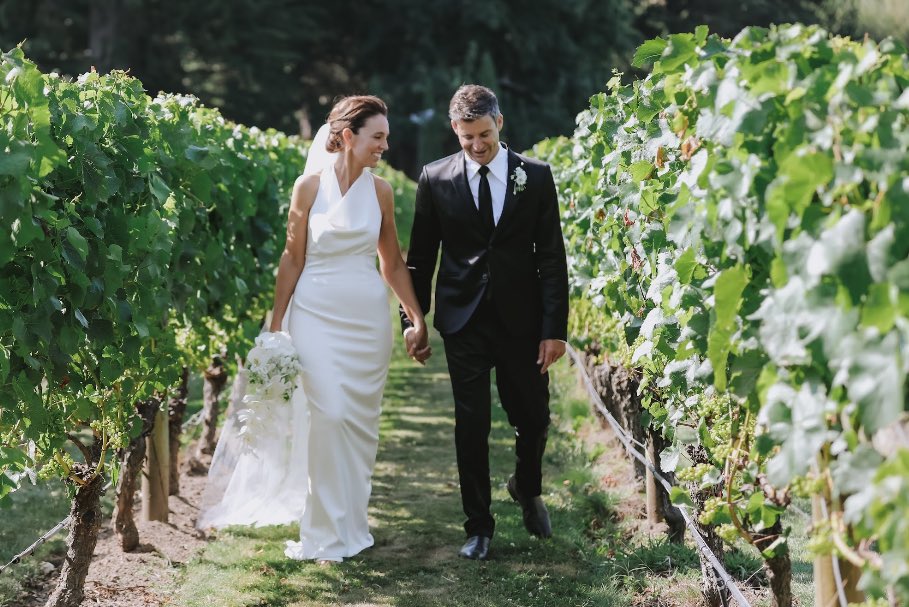 benmackey's tweet photo. Dame Jacinda Ardern and Clarke Gayford have released some photos from their wedding today at Craggy Range Winery in Hawke's Bay, New Zealand. 
📸Felicity Jean Photography https://t.co/OZE6BrINB1
