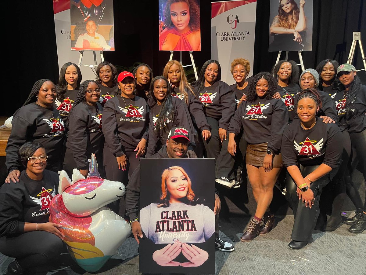 C_2DA_J's tweet photo. Happy Founders Day to my fav. Ladies Theeeee Lovely Ladies of Delta Sigma Theta!!! Especially my fav ladies of Theeeee SIGMA CHAPTER !! C2DAJ Love Da Redz !! #LLDuchii #DST https://t.co/LNOY7jT0MH