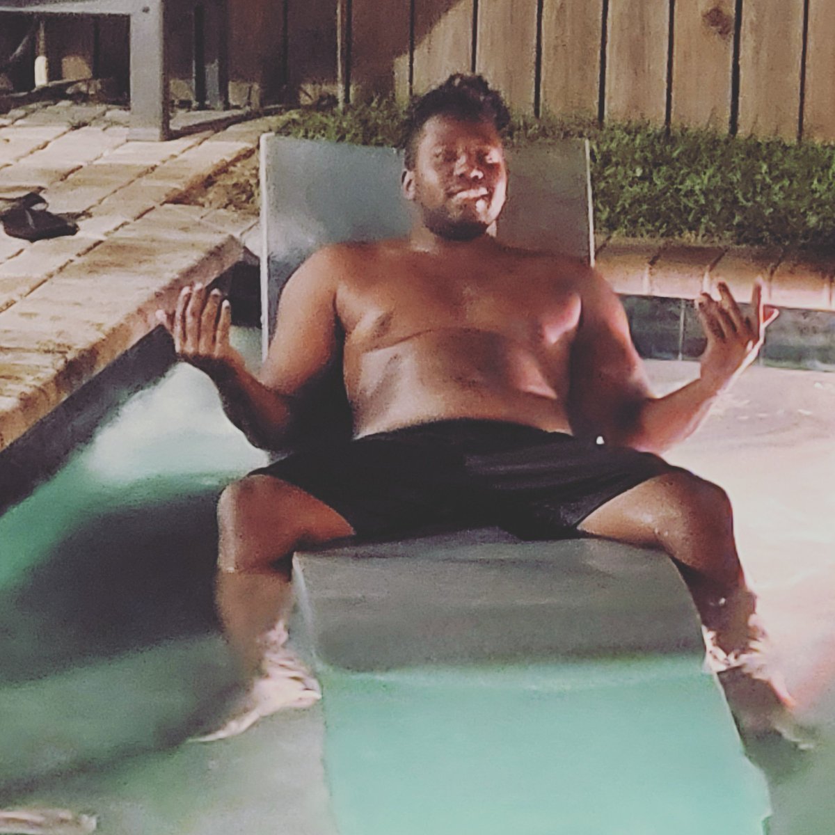 Ajdakiddawsome's tweet photo. Da good life https://t.co/wHyGaYfjQ5