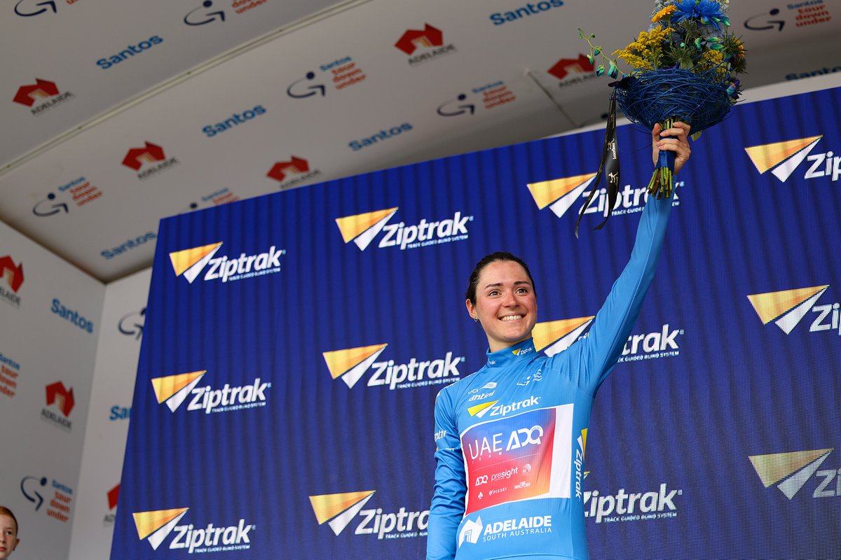 In 2nd stage @tourdownunder 3rd place for Sofia #Bertizzolo. In GC Bertizzolo is 2nd and #Wlodarcyzyk is 4th. Bertizzolo wore the blue jersey as leader of the Points Classification. ph. @SprintCycling #TourDownUnder #UAETeamADQ #WeRideToInspire #UnitedToBeStronger #Believe
