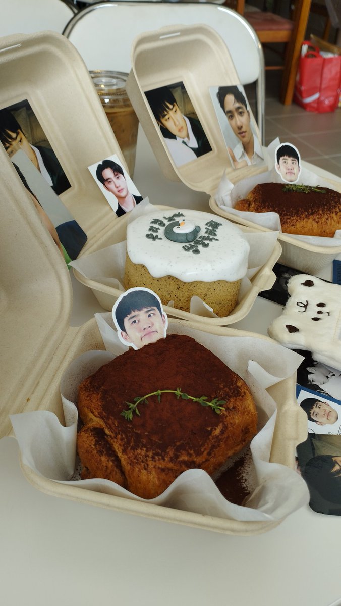 mon_ster1210's tweet photo. 🎂🐧
#I_Do_With_DO
#KaisooDay https://t.co/rv4xjJYYuh