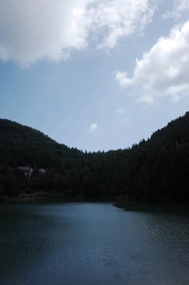 zhqi24962360's tweet image. ⛰️ 走近自然的时候，自然也走近我
🚶 陪自己徒步
#wenzhou #gohiking