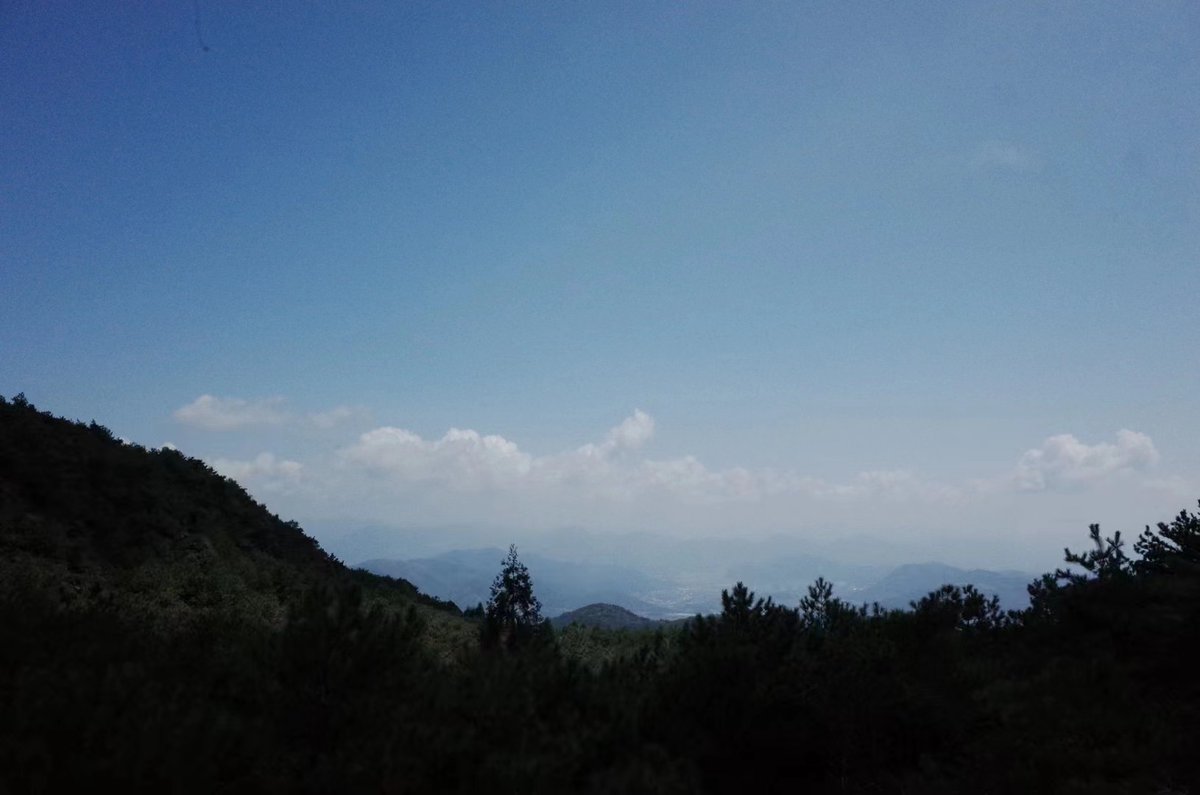 zhqi24962360's tweet image. ⛰️ 走近自然的时候，自然也走近我
🚶 陪自己徒步
#wenzhou #gohiking