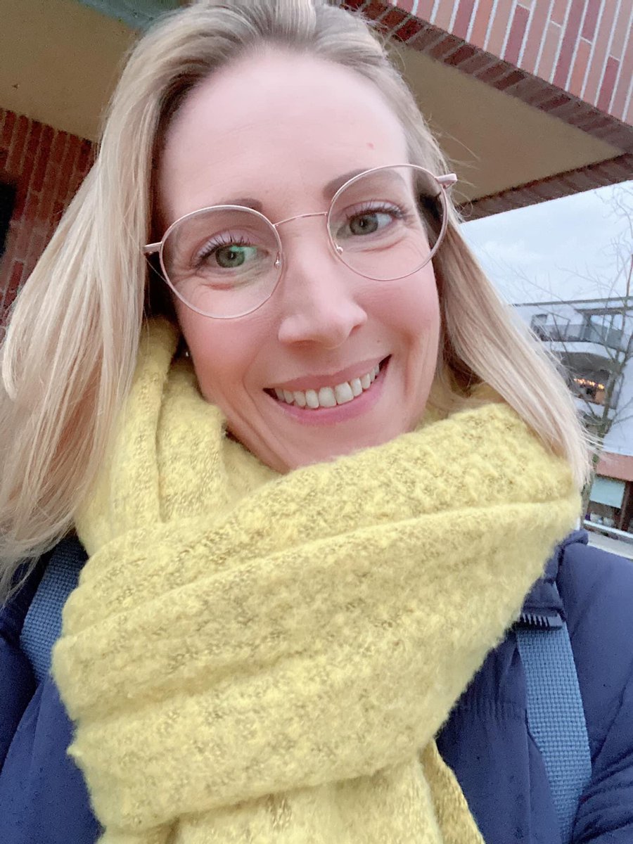 Ich wünsche dir ein tolles Wochenende mit diesem wunderschönen Lächeln 😊🤍

Je vous souhaite un excellent week-end avec ce beau sourire 😊🤍