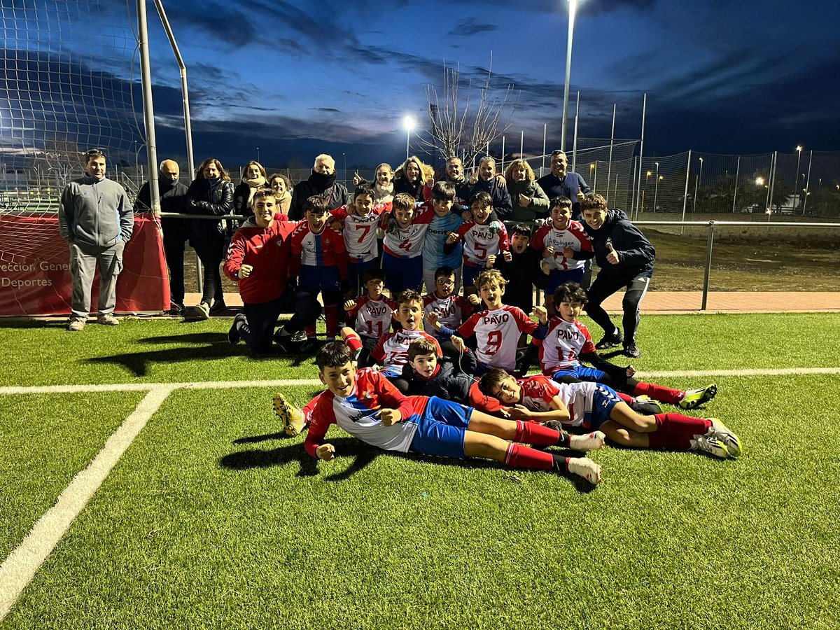 CanteraCDDB's tweet photo. ✅ ¡Victoria del #AlevinC frente al Santa Amalia B para empezar el 2024 de manera inmejorable! 🔴⚪️ https://t.co/7tSzbaN8K2