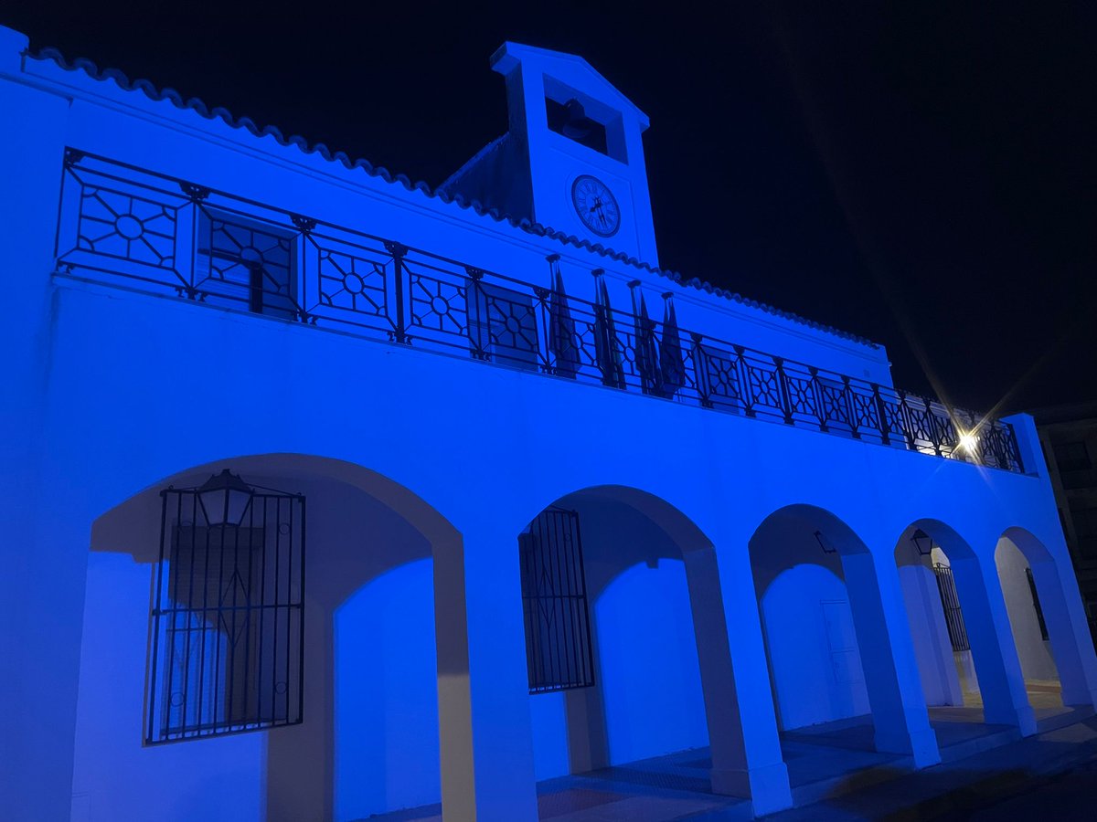 AytoParla's tweet photo. ¡¡Felicidades @Policianacional!!
Nos sumamos a celebración de 200 años 👮‍♀️👮🇪🇸 al servicio de la ciudadanía iluminando los edificios municipales de #Parla con el color azul durante el fin de semana. ¡Por otros 200 años más! https://t.co/0XIC3Wwx4h