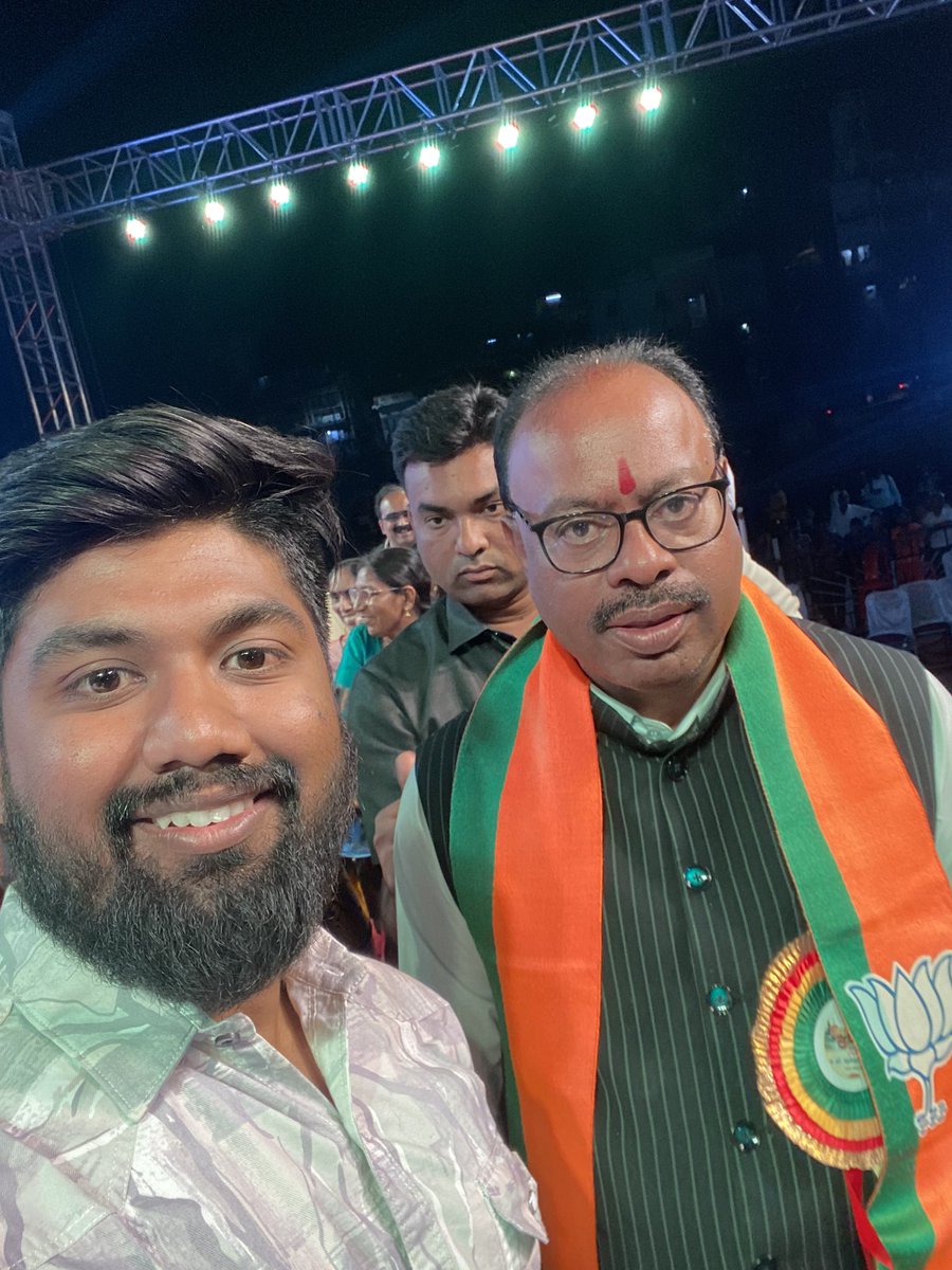 tejas_moyal's tweet photo. भारतीय जनता पक्षाचे महाराष्ट्र प्रदेशाध्यक्ष, विधानपरिषदेचे आमदार मा.श्री.चंद्रशेखर बावनकुळे जी यांना वाढदिवसाच्या हार्दिक शुभेच्छा.

आपणांस उदंड आणि निरोगी दीर्घायुष्य लाभो, हीच ईश्वर चरणी प्रार्थना !

@cbawankule @BJP4Maharashtra https://t.co/bI4B7vPZPK