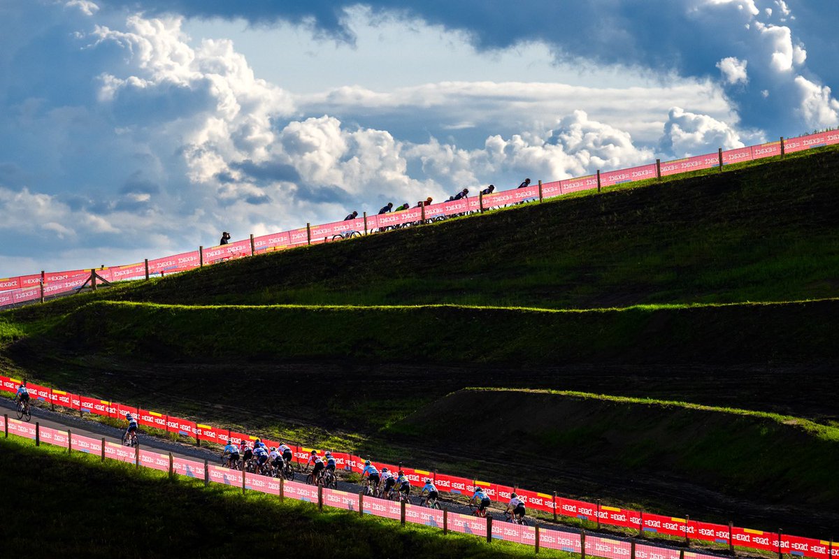 Afgelopen week ben ik naar Den Haag geweest voor de uitreiking van de prijs voor 'Beste Sportfoto 2023'. Helaas niet gewonnen.

Ik wil iedereen bedanken voor het stemmen op mijn foto!

 Ik zag dat onderstaande foto ook nog is uitgekozen voor de 100 beste foto's van het jaar.