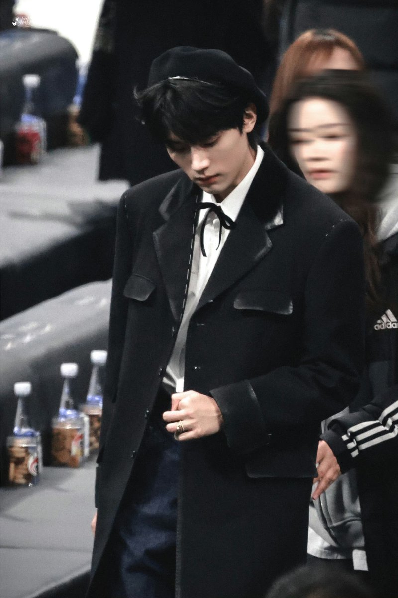 240113 微博之夜 

©️周游夢境|周翊然

#ZhouYiran #주익연 #周翊然