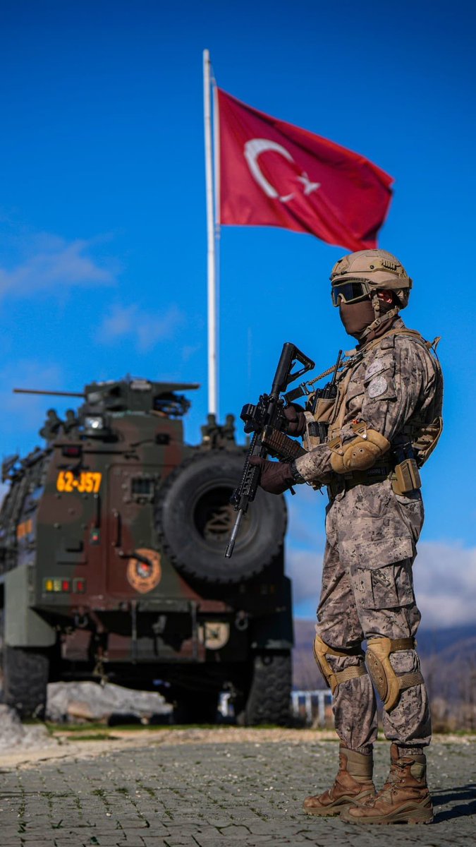 Şanlı bayrağımızın altında...

🇹🇷🇹🇷🇹🇷

Sonsuza kadar...