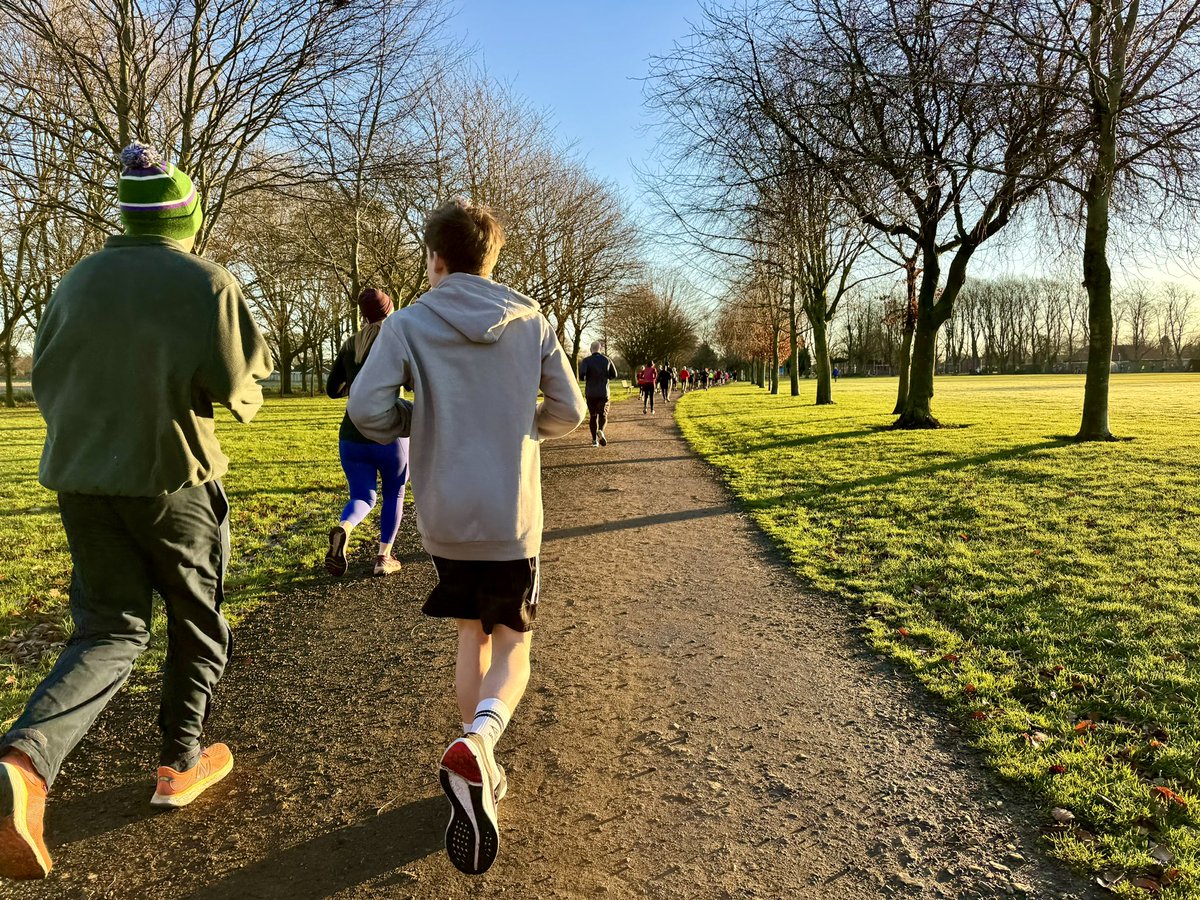 annemair11's tweet photo. Week 2 @ErdingerAF_UK @cancer5kYourWay #challenge
@Gooleparkrun1 @parkrunUK with @drmarstongreen and our #notsolittle #kiddies @REDJanuaryUK
@MOVEcharity 💙❤️ https://t.co/RfwKHhc4up