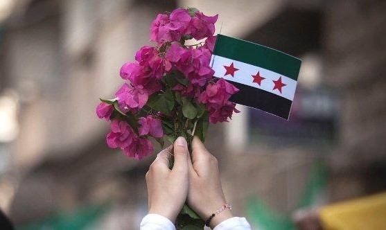 Instagrabbin's tweet photo. شخصياً، هل أريد تدمير إسرائيل كثائر سوري؟

قطعاً وحتماً لا 🚫

على العكس، أنا مرتاح جداً بالقول أن الثورة الإسلامية الخمينية هي عدوي الحقيقي. فأنا أعادي مشروعها الجهادي الامبريالي العالمي، ولا أقبل (سطحياً بصراحة) بفهمها للإسلام كدين حرب وتوسّع.

كل ما أريد هو وطني. سوريا حرّة. https://t.co/oTyNCllbTX