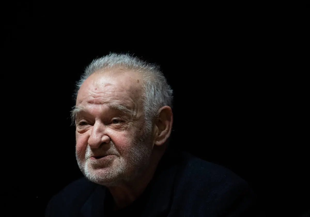 La visita de Béla Tarr ha sido posiblemente el acontecimiento cinematográfico más relevante en Barcelona de este siglo.

Proyecciones, presentaciones y q&amp;a con él, charlas y entrevistas. Inmejorable.

Si no habéis podido disfrutarlo, os recuerdo que en <a href="/Filmin/">Filmin</a> tenéis su obra