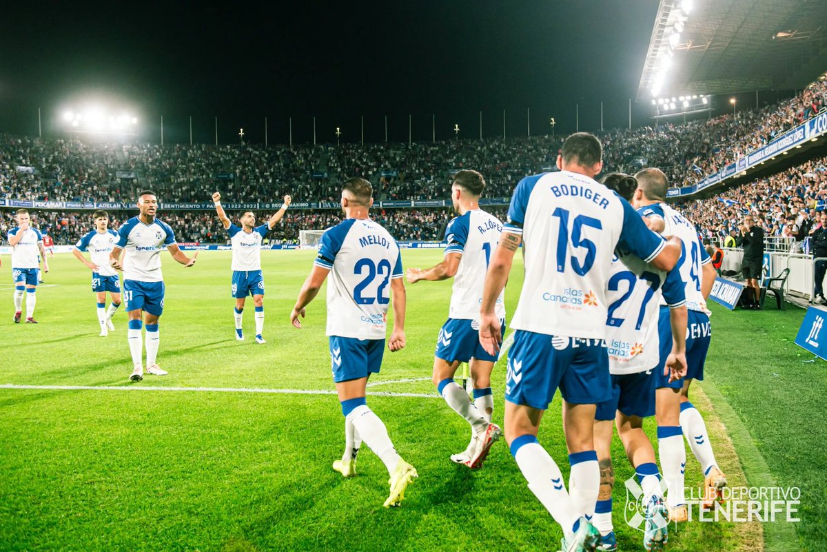 DeportesCopeTfe's tweet photo. ⚽️ ¿Quieres ir HOY al Heliodoro?  

 🎟️ Sorteamos CUATRO entradas INDIVIDUALES entre todos los que hagan RT a esta publicación antes de las 13:00 horas.

📍 Heliodoro Rodríguez López
⏰ 17:30 horas

#TenerifeElche https://t.co/G53O8GLGPR