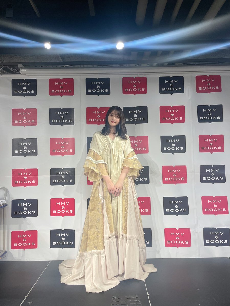 瀧野由美子缶バッジ STU48 瀧野由美子 写真パネル 缶バッジ サイン入り 思い出せる恋を