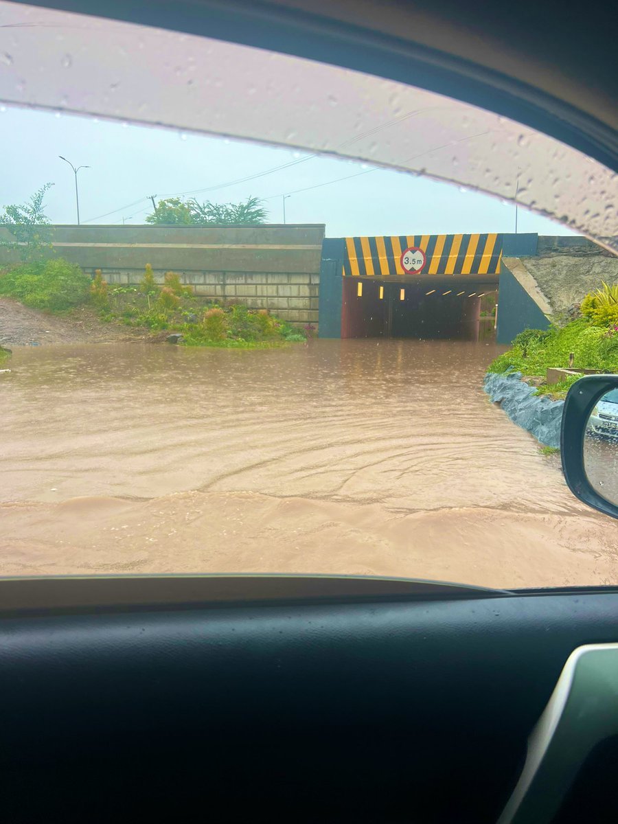 YussufIbra's tweet photo. You will definitely need a boat ๐ถ if you are planning to have lunch at Ole sereni hotel. https://t.co/JTpgMLDtQ7