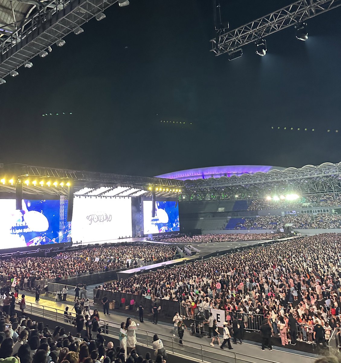 min9yu_tttop's tweet photo. the crowd tonight 🥹 so proud of u svt!! https://t.co/WXLBjEtqFN