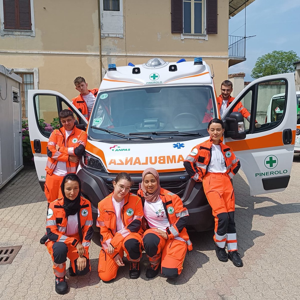 cvpinerolo's tweet photo. 🤔Hai tra i 18 e i 28 anni?
🚑Scegli il Servizio Civile in Croce Verde Pinerolo!
⏰25 ore a settimana
💶507 euro al mese
💻Fai domanda online entro il 15 febbraio 
https://t.co/PzaybMpnRN

#volontariato 
#serviziocivile 
#giovani 
#pinerolo 
#anpaspiemonte 
#anpas 
#passione https://t.co/sIG7zOGvSv