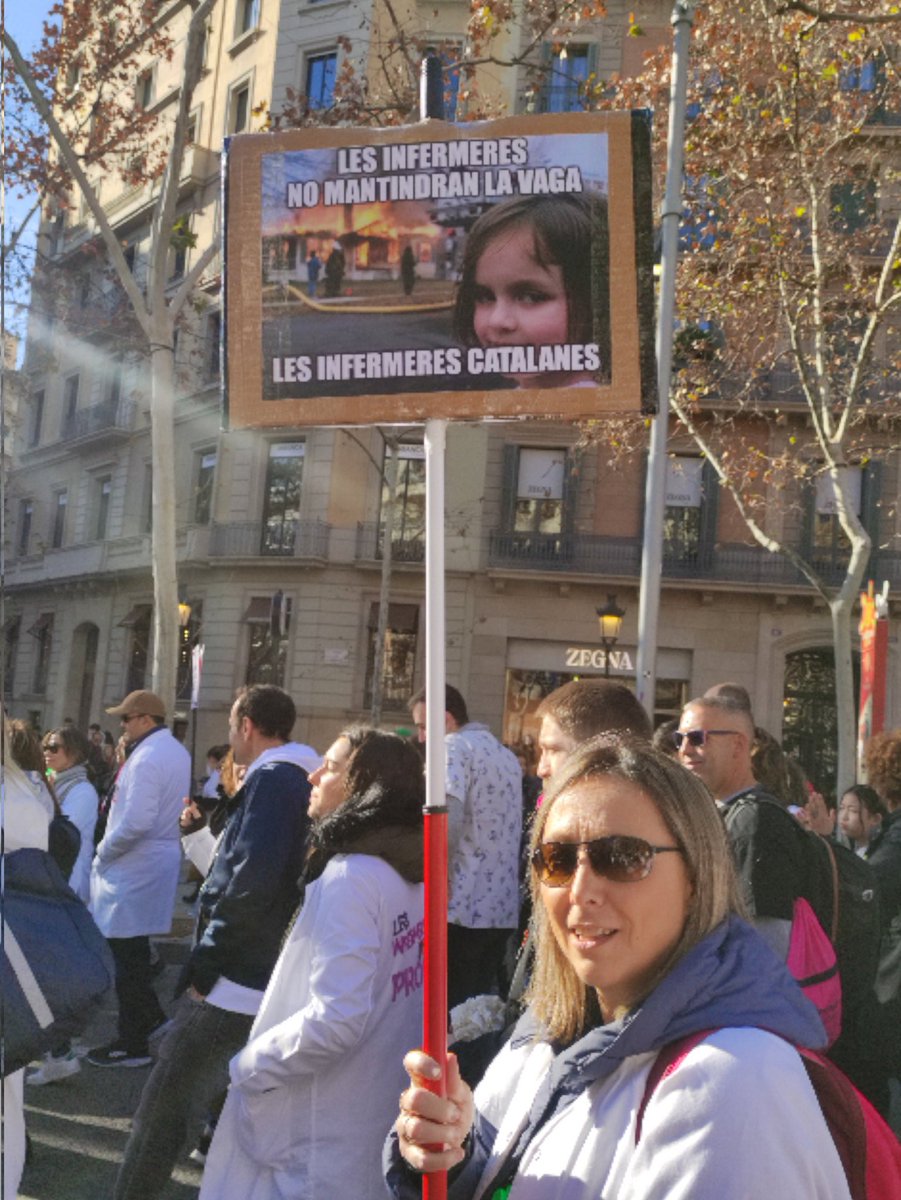 Resistents, persistents, unides per la professió #InfermeresDiemProu