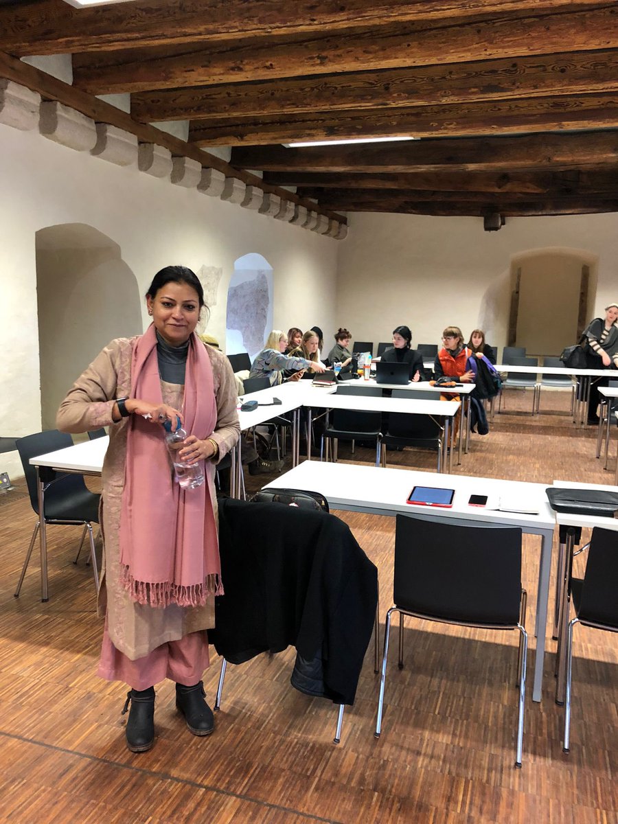 JhaPHerstories's tweet photo. Super happy to be here @hildesheim Uni, where I am teaching #womenphilosphers and #thinkers from Mod India.
The series of lectures on Savitribai Phule, Pandita Ramabai and Tarabai Shinde, focusing on the 19th Century.

✊🏽 #DFG Reinhart Koselleck project &amp; Faculty of  Philosophy https://t.co/MgAhwgTSZk