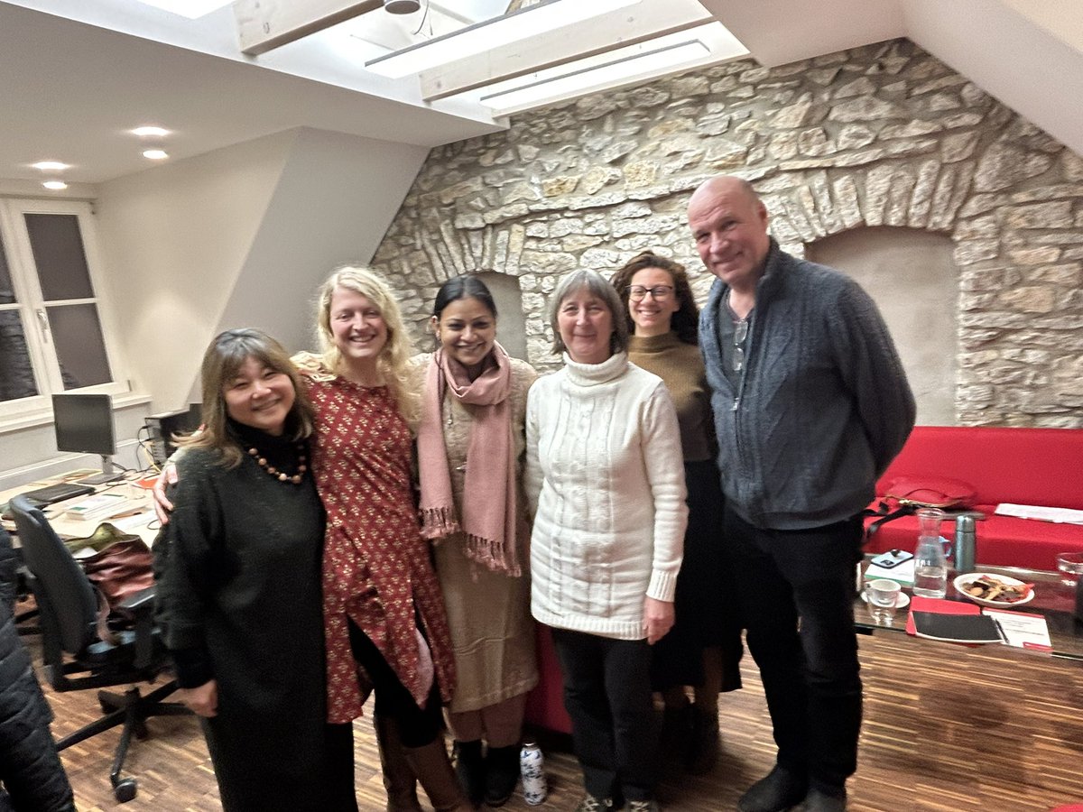 JhaPHerstories's tweet photo. Super happy to be here @hildesheim Uni, where I am teaching #womenphilosphers and #thinkers from Mod India.
The series of lectures on Savitribai Phule, Pandita Ramabai and Tarabai Shinde, focusing on the 19th Century.

✊🏽 #DFG Reinhart Koselleck project &amp; Faculty of  Philosophy https://t.co/MgAhwgTSZk