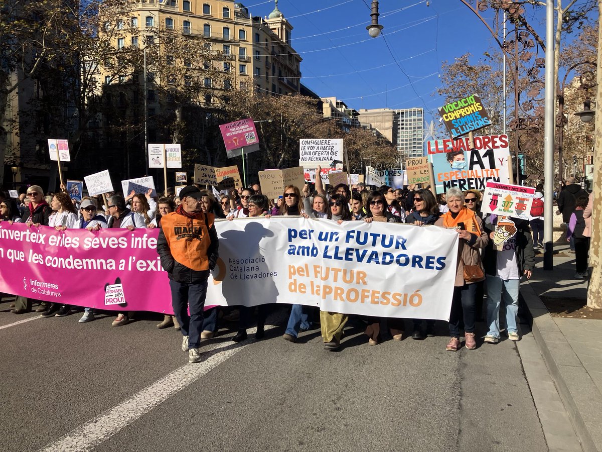 Gràcies a totes per fer-ho gran ⁦⁦<a href="/catalunya_marea/">MareaPensionistaCatalunya</a>⁩ i ⁦<a href="/Llevadores/">Llevadores</a>⁩ #infermeresdieprou