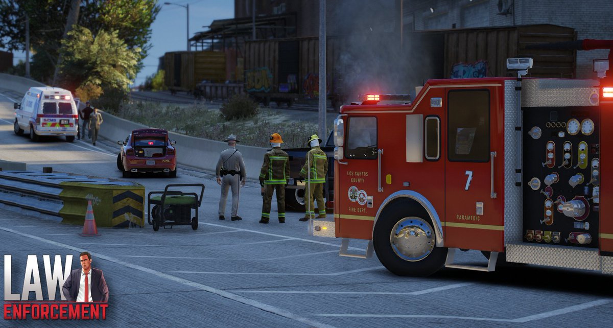 lefrgtav's tweet photo. Le LSCoFD, SAMS et la SAHP sont intervenus à la suite d'un accident impliquant deux véhicules sur la freeway.
#lawenforcement #lacofd #intervention #secours #pompies #lscofd #feu #fivem #roleplay #fire #firefighter https://t.co/w3lty8jvDh