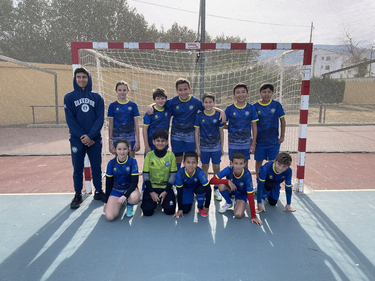 cfsdianense's tweet photo. El Alevín Comarcal ha vuelto a la competición enfrentándose al Benissa.
Nuestros chicos y chicas han perdido 1-5 en un partido en el que, a pesar del resultado, se va notando la progresión y mejoría del grupo.
Muy orgulloso de vosotros y de vosotras 💙⚽️💪 https://t.co/ChCXZYj6Fs