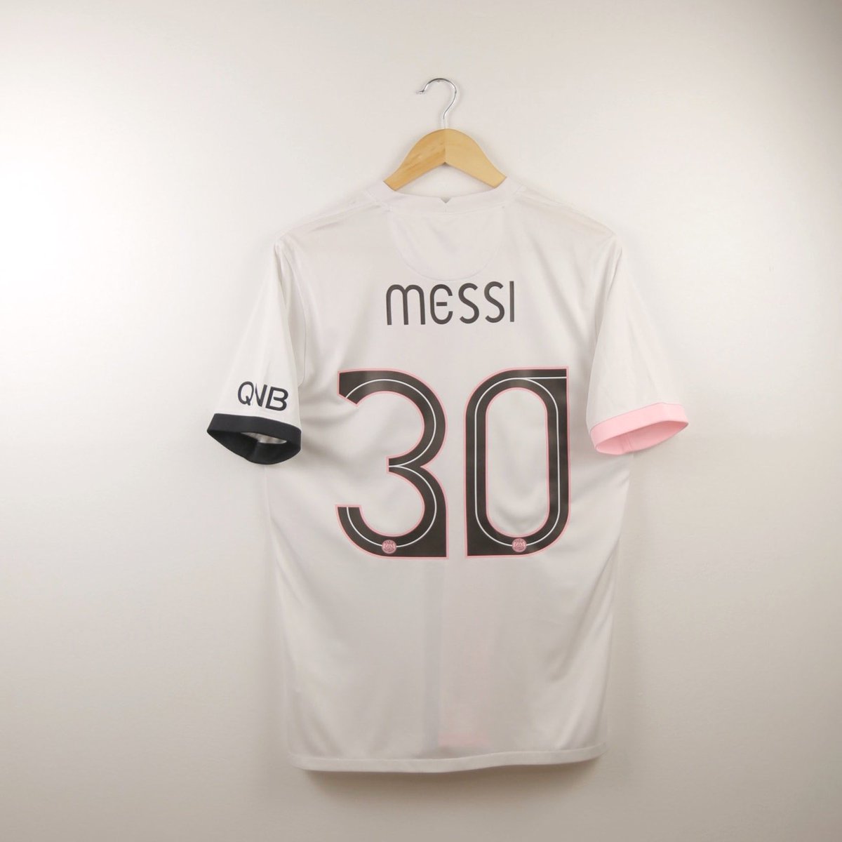 ClassicDiez's tweet photo. For sale: 
PSG 21/22 Away
Messi
Size Men M 

Very good condition
Located in Kew East
Happy to send more photos 
Shipping Worldwide available 

Check more football shirts for sell
Web: https://t.co/krtdfbRIeC
EBay: https://t.co/qbUYYMrfMq

#footballshirt #footballshirtcollection https://t.co/rwaAujKiyU
