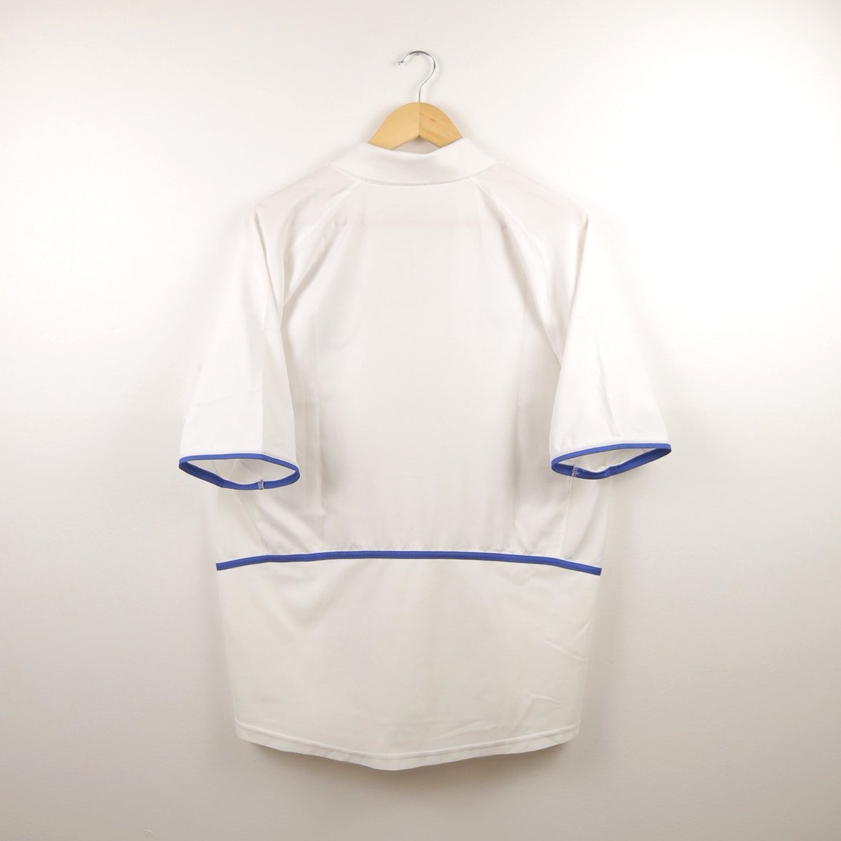 ClassicDiez's tweet photo. For sale: 
Leeds United 02/03 Home
Size XL

Very good condition
Located in Kew East
Happy to send more photos 
Shipping Worldwide available 

Check more football shirts for sell
Web: https://t.co/krtdfbRIeC
EBay: https://t.co/qbUYYMrfMq

#classickits #soccerjerseycollection https://t.co/WZnyzwMbvz