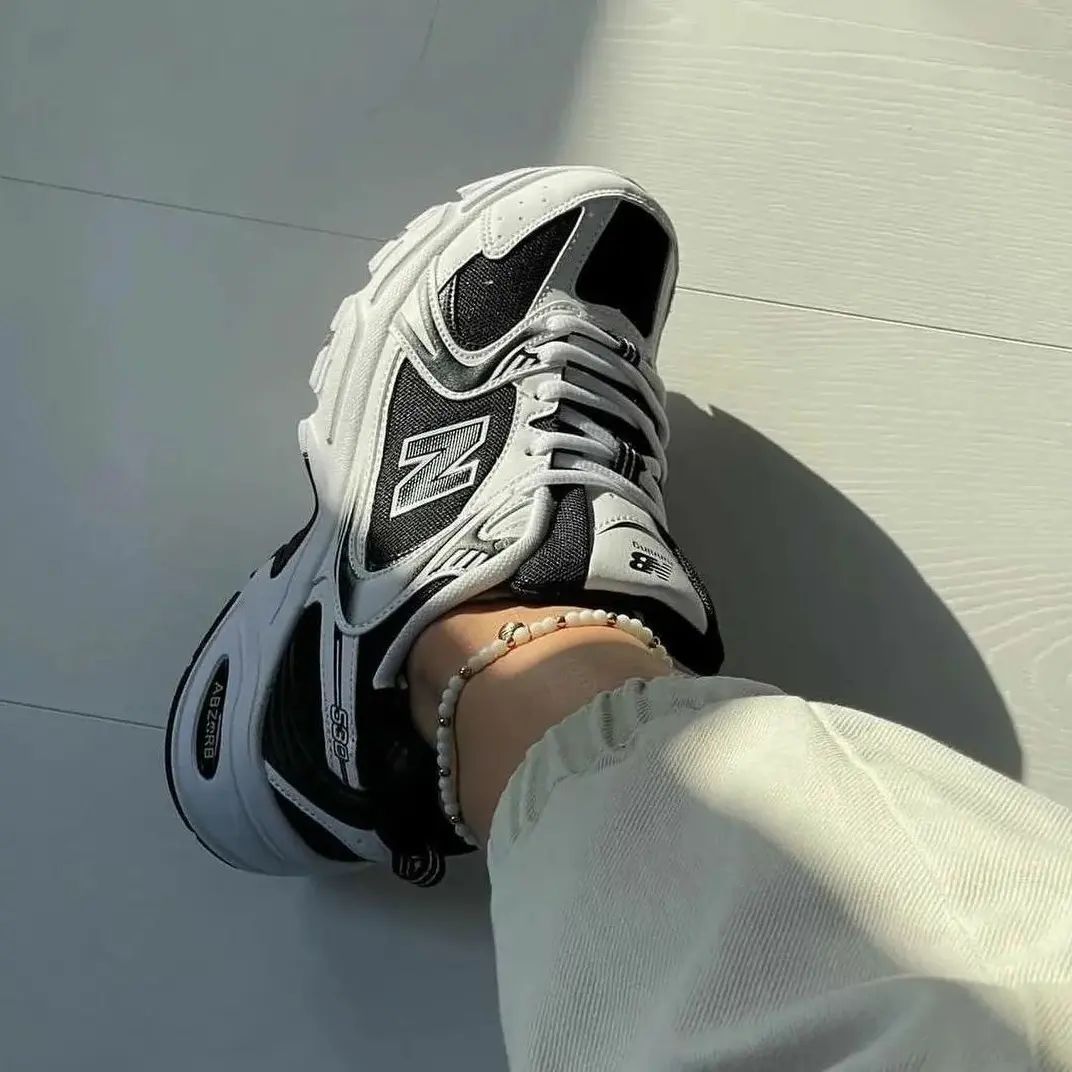 dan_chioma's tweet photo. New Balance 530 White and Black sneaker🖤🤍
Now Available in store‼️

Sizes:  38 - 42
Price: ₦40,000💰 https://t.co/zScfolFEnT