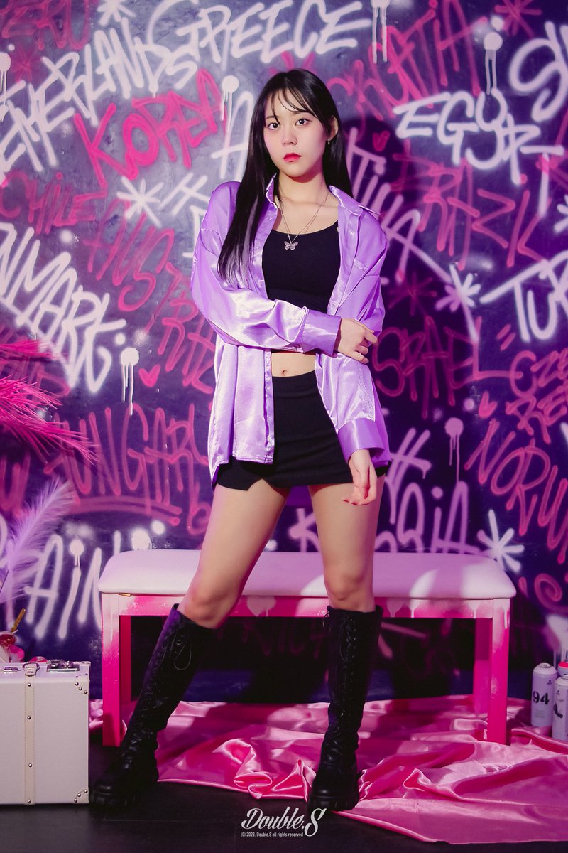 double_s2018's tweet photo. #Purple #원모어트립스튜디오 https://t.co/N4avvLZQ1D