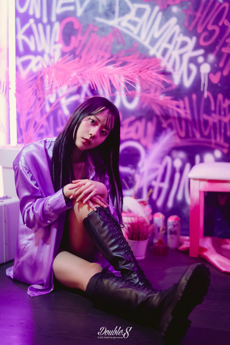 double_s2018's tweet photo. #Purple #원모어트립스튜디오 https://t.co/N4avvLZQ1D