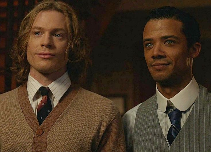thedarkcurls's tweet photo. man i had the BIGGEST crush on these guys as a kid

anyways vampires my dms are open or smth https://t.co/qB32pDLcB9